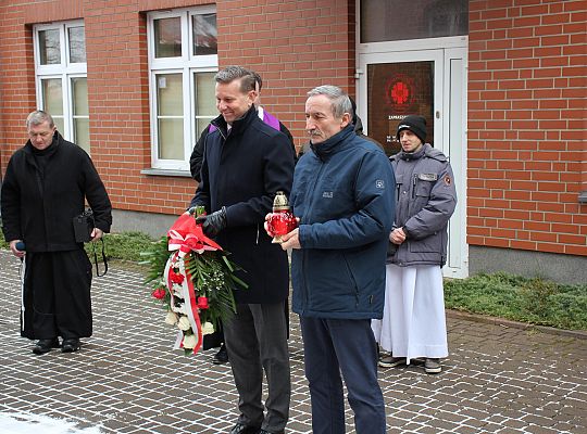 W 78. rocznicę sowieckiej zbrodni na plebani 47354