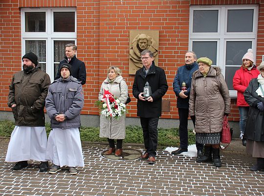 W 78. rocznicę sowieckiej zbrodni na plebani 47343