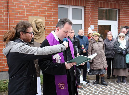 W 78. rocznicę sowieckiej zbrodni na plebani 47344