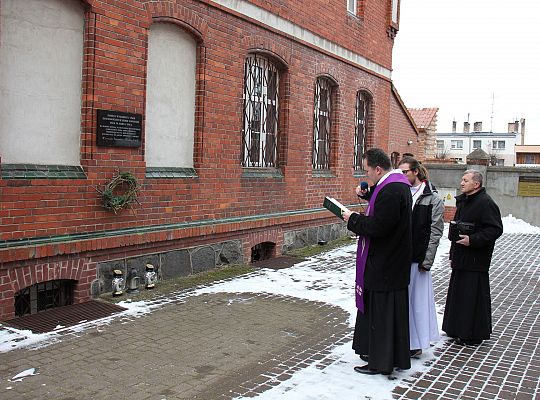 W 78. rocznicę sowieckiej zbrodni na plebani 47350