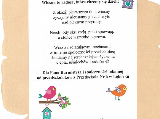 Przedszkolaki przyniosły wiosnę do ratusza 47409