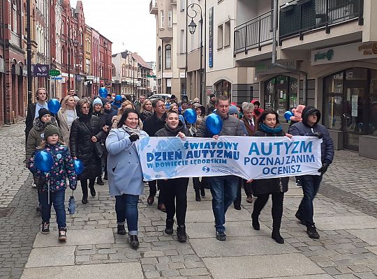 W solidarności z osobami z autyzmem. Lębork na 47576