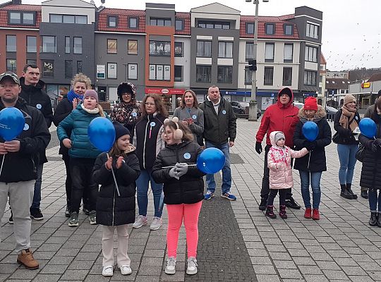 W solidarności z osobami z autyzmem. Lębork na 47579