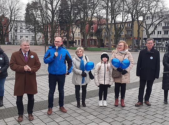 W solidarności z osobami z autyzmem. Lębork na 47588