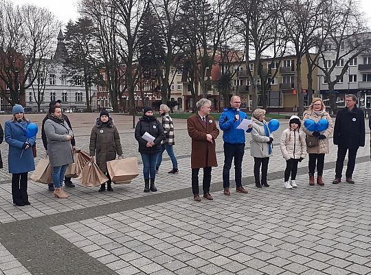 W solidarności z osobami z autyzmem. Lębork na 47591