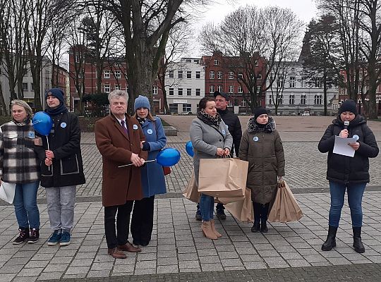 W solidarności z osobami z autyzmem. Lębork na 47592