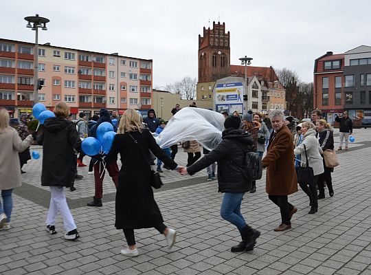 W solidarności z osobami z autyzmem. Lębork na 47603