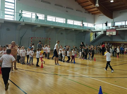 Przedszkolny piknik na sportowo w SP7 47806