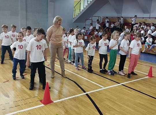 Przedszkolny piknik na sportowo w SP7 47809