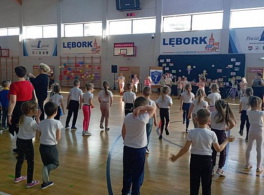 Przedszkolny piknik na sportowo w SP7 47791