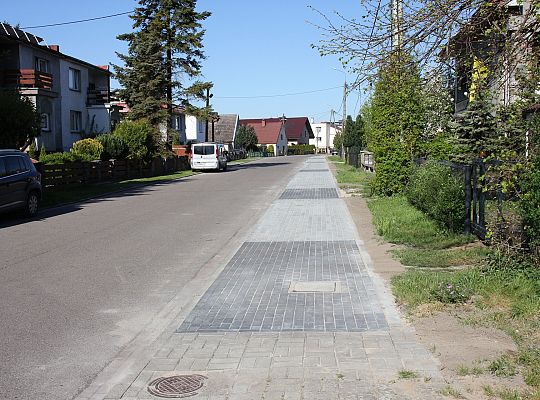 Nowy chodnik przy ulicy Komuny Paryskiej 48515