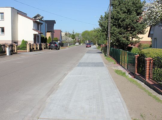 Nowy chodnik przy ulicy Komuny Paryskiej 48518