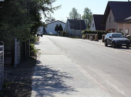 Nowy chodnik przy ulicy Komuny Paryskiej 48520