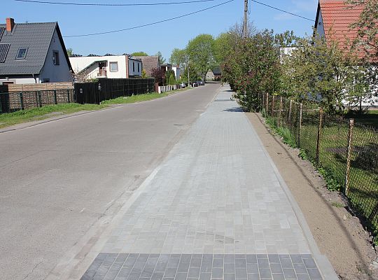 Nowy chodnik przy ulicy Komuny Paryskiej 48521