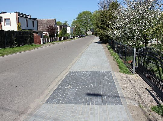 Nowy chodnik przy ulicy Komuny Paryskiej 48522