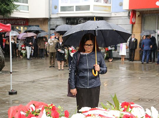 W hołdzie bohaterom i ofiarom wojny 51093