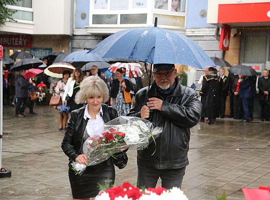 W hołdzie bohaterom i ofiarom wojny 51097