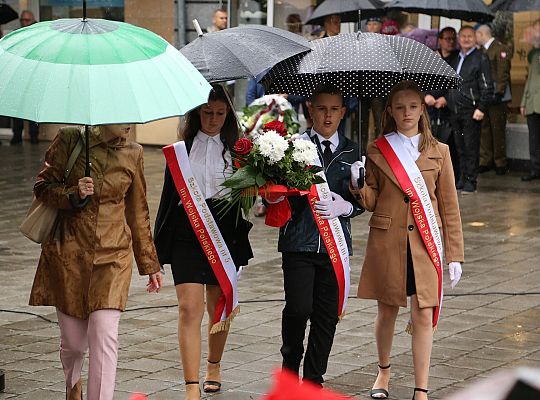 W hołdzie bohaterom i ofiarom wojny 51121