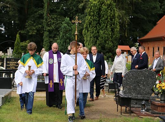 W hołdzie bohaterom i ofiarom wojny 51125