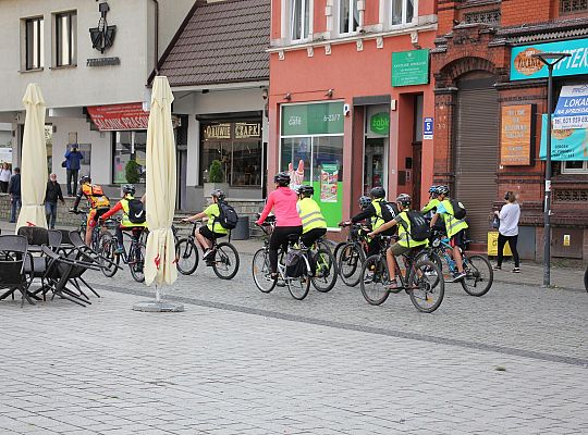 Rajd pieszo-rowerowy wyruszył z placu Pokoju 51541