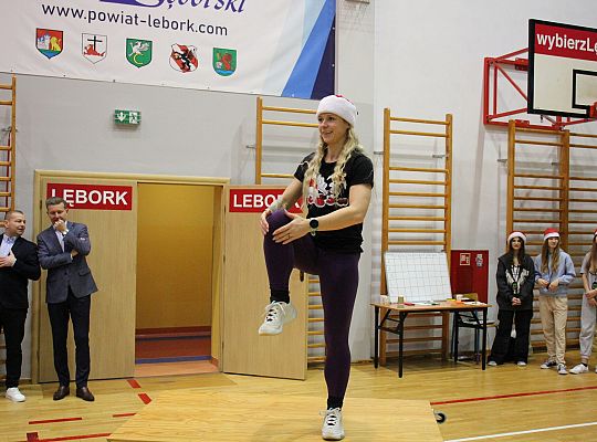 „Pierwszaki” na start! Sportowa rywalizacja w SP7 53006