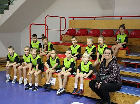 „Pierwszaki” na start! Sportowa rywalizacja w SP7 53014