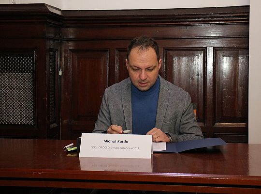 Umowa na budowę ulicy 8 Maja-bis podpisana 53114