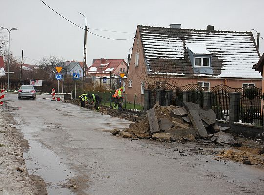 Kanałowa w remoncie. Wzdłuż ulicy powstaje chodnik 53126