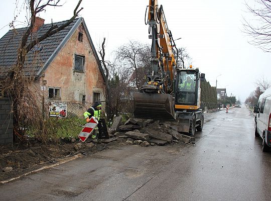 Kanałowa w remoncie. Wzdłuż ulicy powstaje chodnik 53127