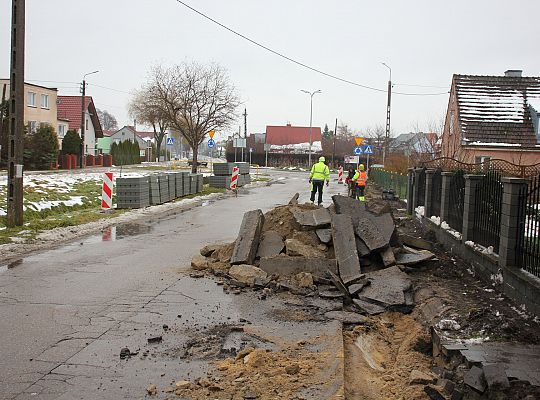 Kanałowa w remoncie. Wzdłuż ulicy powstaje chodnik 53128