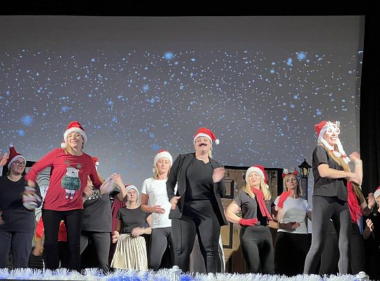 "Opowieść Wigilijna" na rzecz Hospicjum 53180