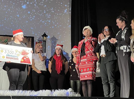 "Opowieść Wigilijna" na rzecz Hospicjum 53184