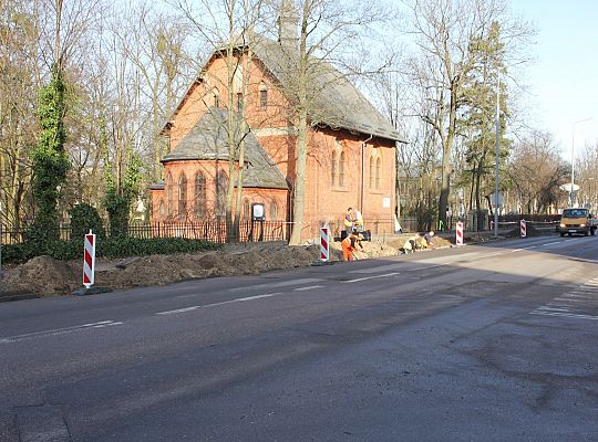 Ruszył remont chodnika i nawierzchni ulicy Wojska 53539