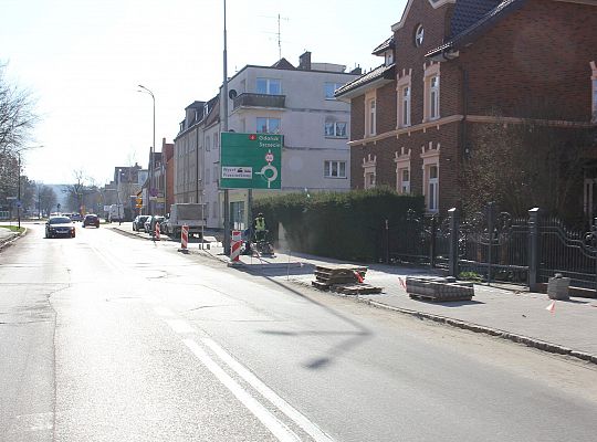 Remont chodnika i ulicy przy Wojska Polskiego 53763