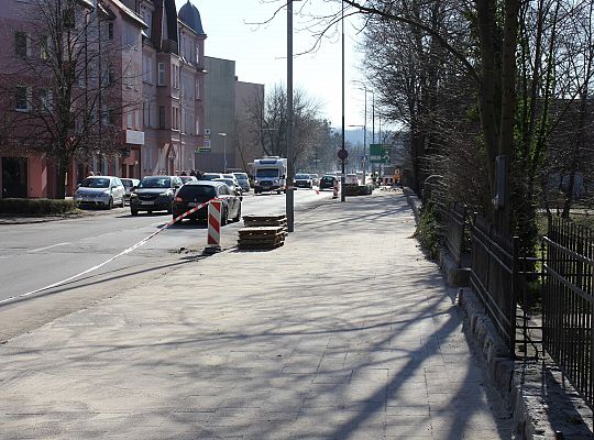 Remont chodnika i ulicy przy Wojska Polskiego 53772