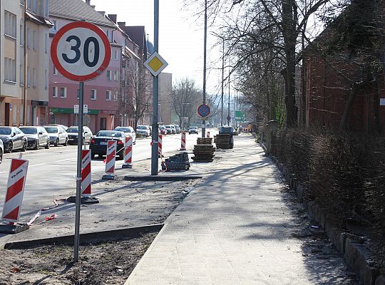 Remont chodnika i ulicy przy Wojska Polskiego 53773
