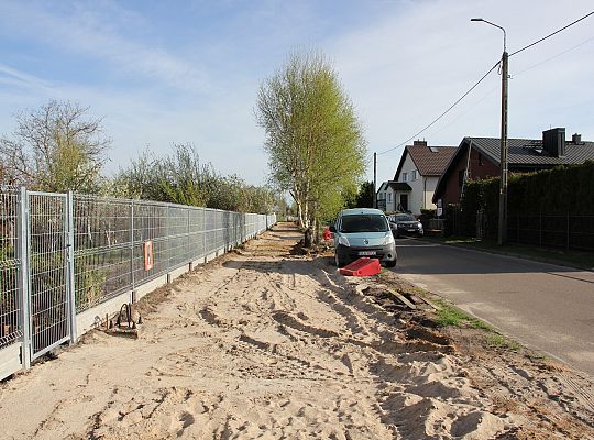 Na ulicy Glinianej powstaje droga dla pieszych i 54218