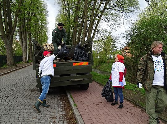 W sobotę czyszczono brzegi rzeki Łeby w ramach 54258