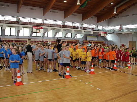 „Kto z nas lepiej i prędzej”. Konkurs sportowy dla 54976