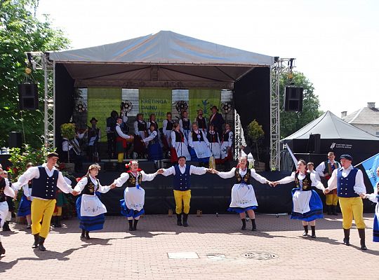 Zespół Pieśni i Tańca Ziemia Lęborska występował w 55373
