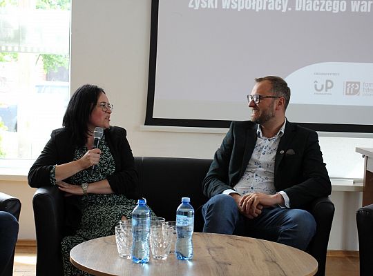Zyski ze współpracy. Dlaczego samorząd, biznes i 55442