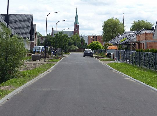 Wrocławska z asfaltem i przejściem dla pieszych 55790