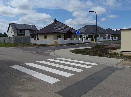 Wrocławska z asfaltem i przejściem dla pieszych 55782
