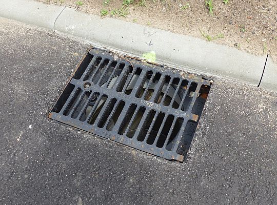 Wrocławska z asfaltem i przejściem dla pieszych 55788