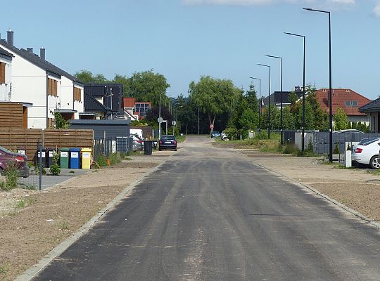 Asfalt na ulicach Powstańców Warszawy i Strzelców 55891