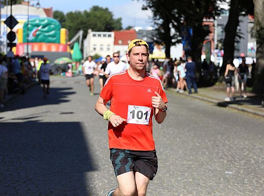 Rywalizowali na lęborskim bruku. 22. Bieg Uliczny 56037