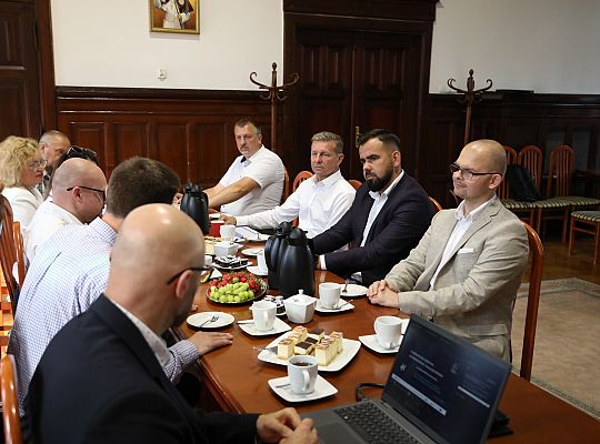 Spotkanie w sprawie systemu FALA. Czas na szkolne 56911