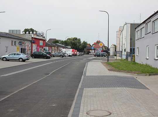 Nowa ulica, parkingi i droga rowerowa na ulicy 57021