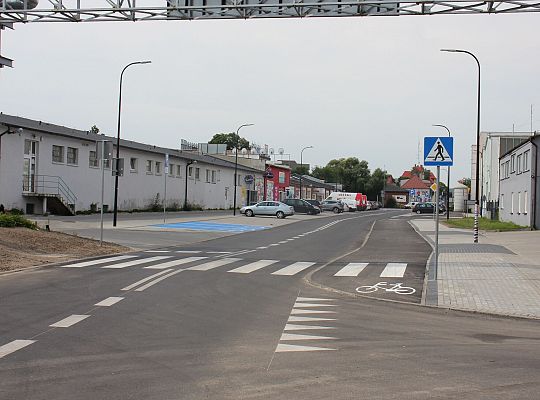 Nowa ulica, parkingi i droga rowerowa na ulicy 57014