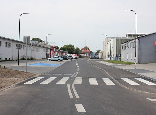 Nowa ulica, parkingi i droga rowerowa na ulicy 57015